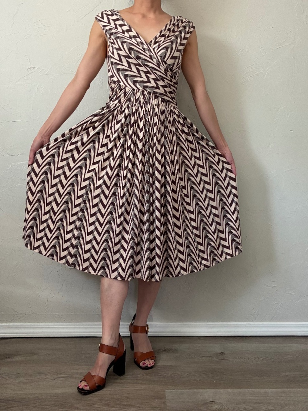 Plenty by Tracy Reese Brown/Beige Zig Zag Print Knit Wrap Top Dress Size P